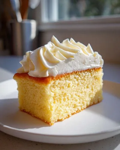 Amazing vanilla buttercream frosting in 10 minutes
