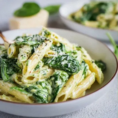 Creamy Spinach Pasta: Ready in Just 15 Minutes!