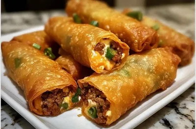 Easy Beef Jalapeno Popper Egg Rolls: A Tasty Delight!