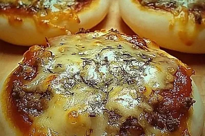 Easy Mini English Muffin Pizzas: An Incredible 7-Step Recipe