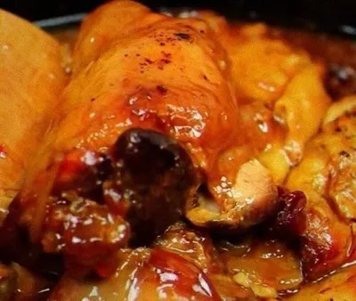 Easy Slow Cooker Honey Garlic Chicken Thighs and Potatoes (with VIDEO)