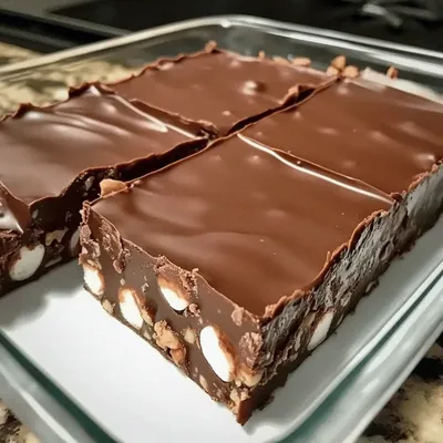 Paula Deen’s 5-Minute Fudge: Irresistibly Quick Chocolate Bliss
